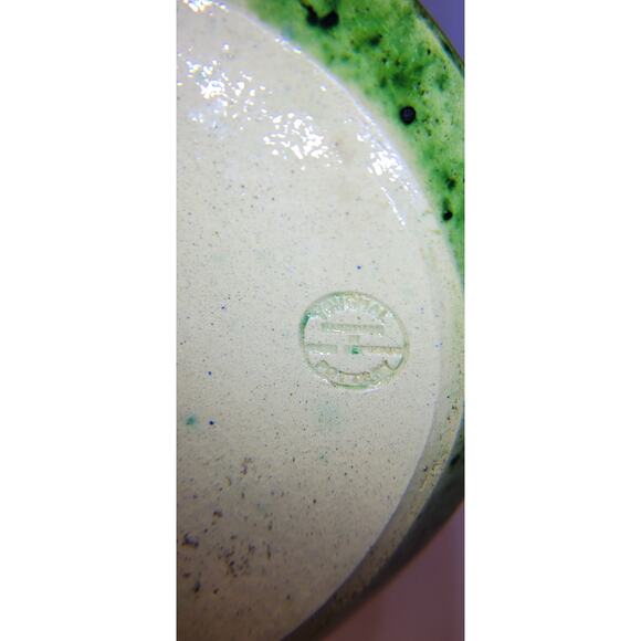 Youghal Pottery bowl, Made in Irish Republic, souvenir w/ Lyre/Harp decoration - Picture 5 of 6